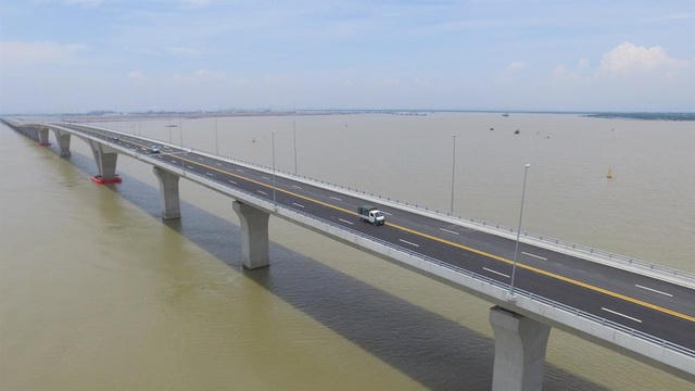 Nhiều cây cầu vượt biển đã được hoàn thành tại Việt Nam trong những năm qua.