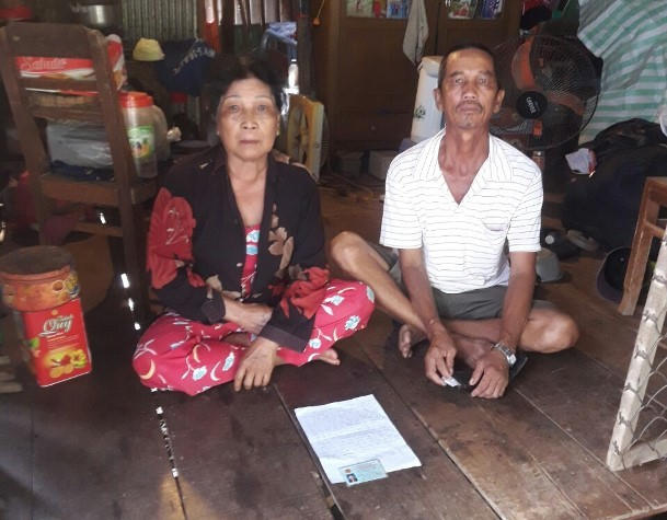 Vợ chồng bà Phan Thị Nắng có hoàn cảnh khó khăn, trong khi bà cho rằng, ông Chủ tịch UBND xã hứa suông.