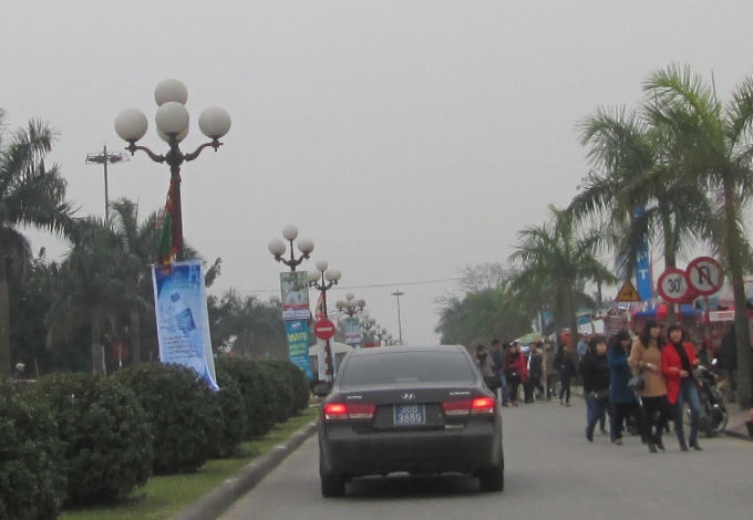 Nam Định: Xe biển xanh