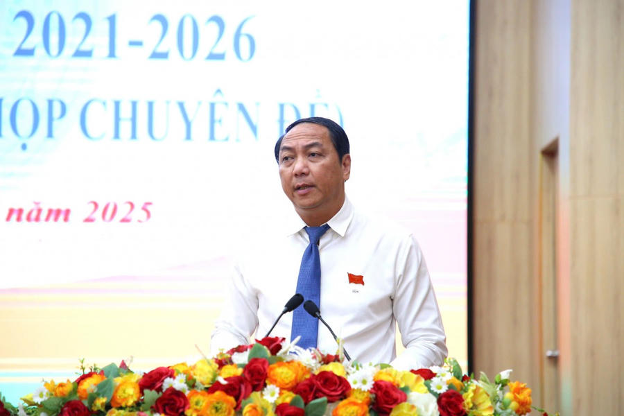 Chủ tịch HĐND tỉnh Kiên Giang Lâm Minh Thành phát biểu tại kỳ họp