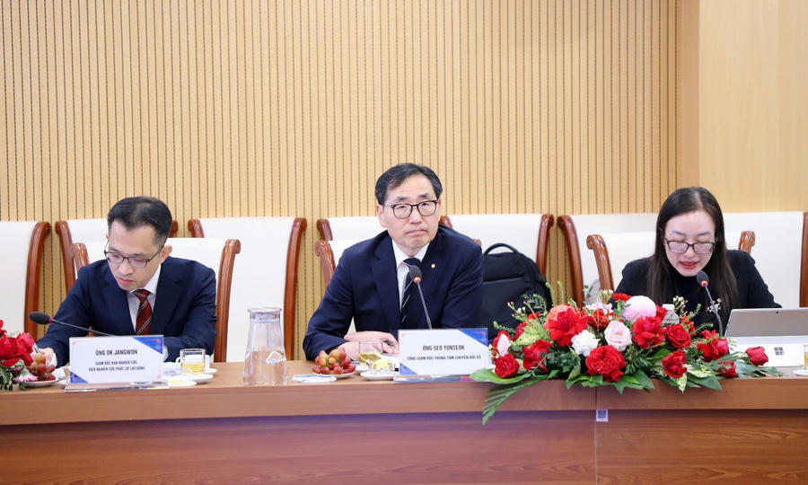Ông Seo Yunseok – Tổng Giám đốc Trung tâm Chuyển đổi số KCOMWEL.