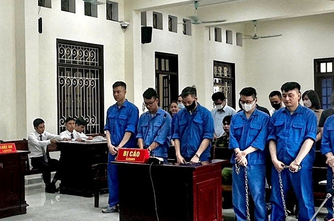 Các bị cáo tại phiên tòa.