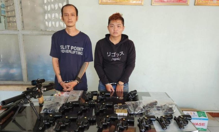 bat_2_nghi_pham_che_tao_tang_tru_19_khau_sung_va_350_vien_dan_14023027032023