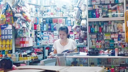 Hàng loạt cửa hàng mỹ phẩm giả bị khai tử