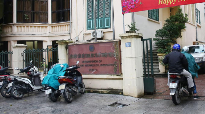 Đại diện Liên hiệp các Hội khoa học và kỹ thuật Việt Nam cho biết, do áp lực tiến độ công trình nên phải đẩy nhanh việc chọn nhà thầu. Ảnh: Lê Tiên.