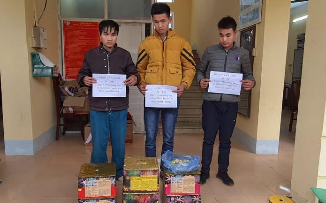 Hà Giang: Liên tiếp bắt quả tang 2 vụ vận chuyển pháo nổ