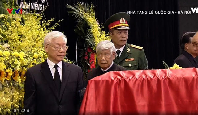 Tổng Bí thư Nguyễn Phú Trọng cùng lãnh đạo Đảng, Nhà nước vào viếng Chủ tịch nước Trần Đại Quang.