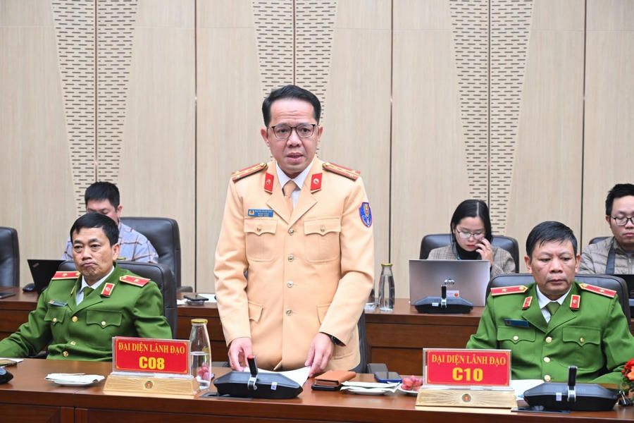 Đại tá Nguyễn Quang Nhật, Trưởng Phòng Hướng dẫn, tuyên truyền, điều tra, giải quyết tai nạn giao thông, Cục Cảnh sát giao thông, Bộ Công an phát biểu tại Họp báo.