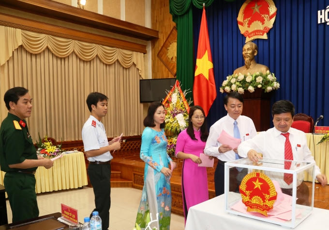 Các đại biểu HĐND tỉnh Hà Nam bầu chức danh lãnh đạo chủ chốt nhiệm kỳ 2016-2021.