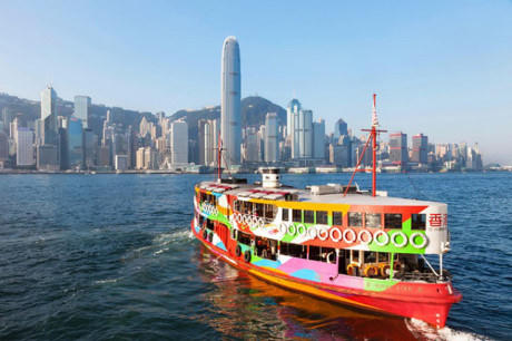 Hong Kong là thành phố có hệ thống vận tải phức tạp bao gồm cả phương tiện công cộng lẫn phương tiện cá nhân.