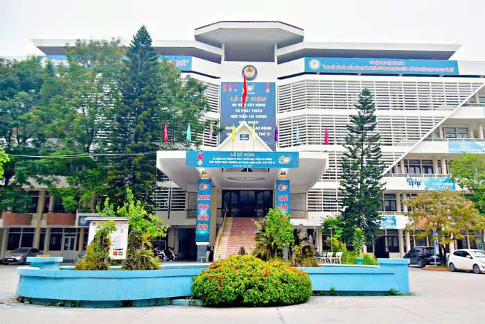 Khuôn viên Học viện Tài chính.