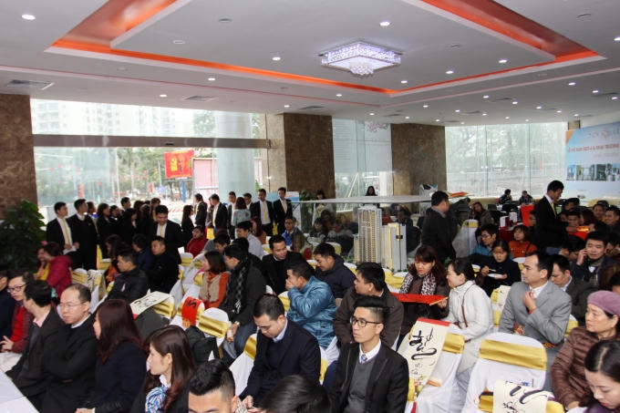 Hàng trăm khách hàng có mặt trong buổi lễ tri ân của Sen Vàng.