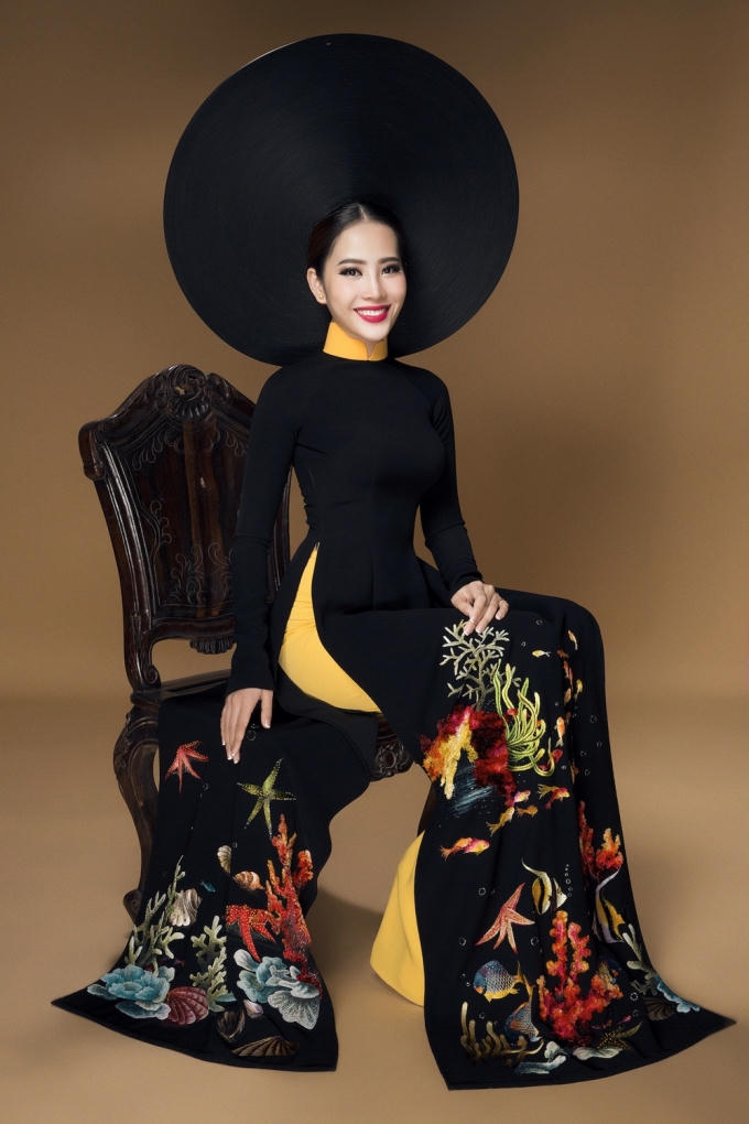 Bộ áo dài thứ 2 của Nam Em.