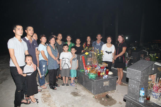 Hơn 3000 ngọn nến tri &acirc;n được thắp tại nghĩa trang liệt sĩ H&agrave; Nội