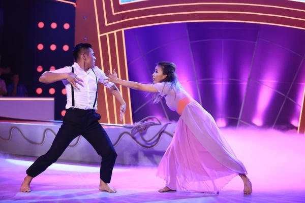 Câu chuyện tình đã đi vào lịch sử thế giới được diễn tả trọn vẹn bởi Ngọc Sơn và bạn nhảy. Ảnh: Internet