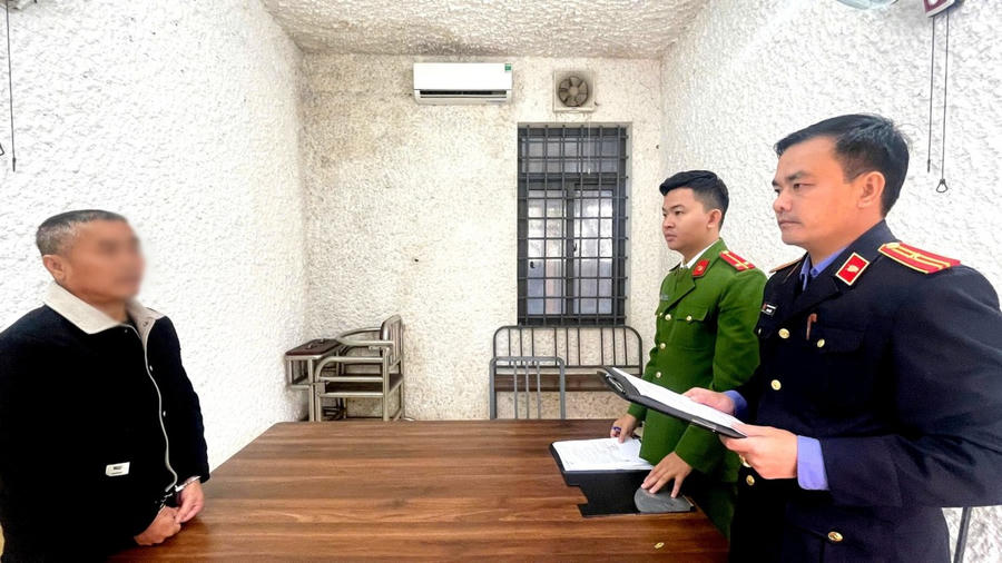 Đối tượng tại cơ quan công an.