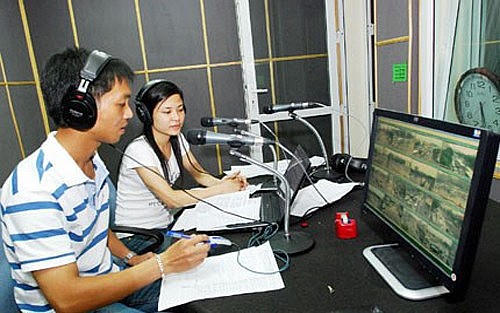Phát thanh, truyền thanh là một trong những phương tiện hoạt động thông tin cơ sở hiệu quả ở vùng nông thôn, vùng sâu vùng xa. Ảnh minh họa