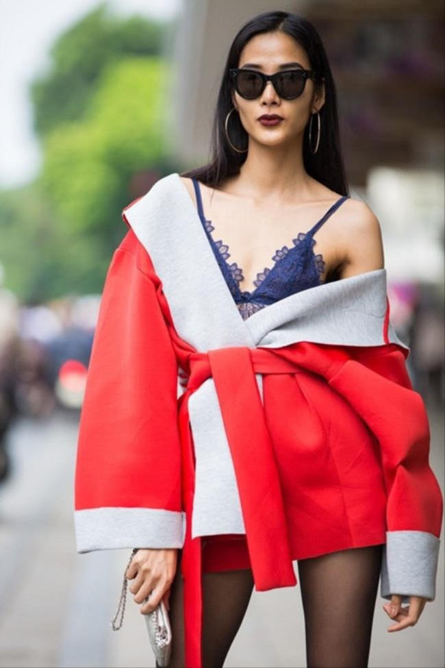 Hoàng Thùy mặc sexy, tiết lộ vòng 1 "lép kẹp".