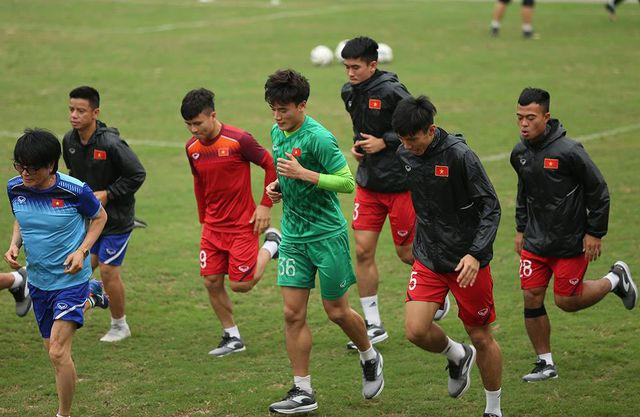 Văn Hậu và các đồng đội quyết tâm đánh bại U23 Thái Lan