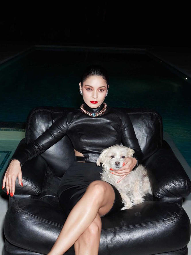 Vanessa Hudgens mặc xuyên thấu 'có như không' gây sốc - ảnh 6