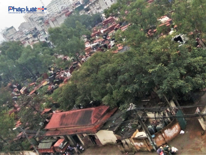 Không ít căn hộ thuộc Dự án Hồng Hà Tower có view nhìn thẳng ra khu nghĩa trang Thịnh Liệt.