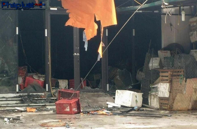 Nhà sách Hương Khang thiệt hại nặng nhất sau vụ hoả hoạn.
