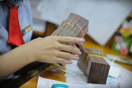 Theo t&iacute;nh to&aacute;n của giới kinh tế, việc tăng chỉ ti&ecirc;u t&iacute;n dụng của to&agrave;n ng&agrave;nh ng&acirc;n h&agrave;ng th&ecirc;m 3 - 4% sẽ gi&uacute;p đưa th&ecirc;m v&agrave;o nền kinh tế gần 600.000 tỷ đồng.