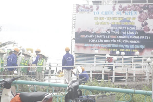 Tuy nhiên, lãnh đạo phường Thụy Khuê khẳng định, hiện chính quyền xử lý vi phạm chứ không phải giải phóng mặt bằng nên sẽ không có việc bồi thường để doanh nghiệp di dời.
