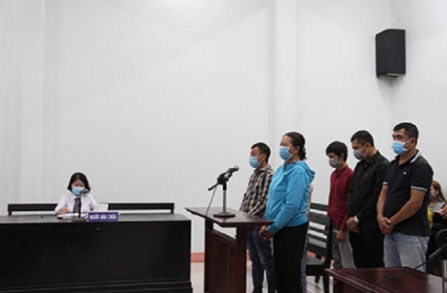 Đánh bạc ăn tiền tại quán nước, cả nhóm đi tù