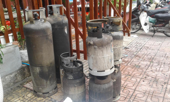 Các bình gas đã được di chuyển ra ngoài.
