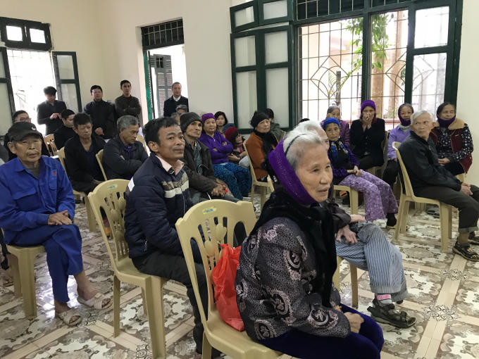 Mong rằng với những món quà nhỏ nhưng chất chứa nhiều tình nghĩa sẽ "sưởi ấm" các bệnh nhân nơi đây.