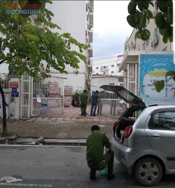 Sáng 2/8/2019, Công an phường Cổ Nhuế 1, Công an quận Bắc Từ Liêm đã tới mở được một cổng cho Trường Pascal.