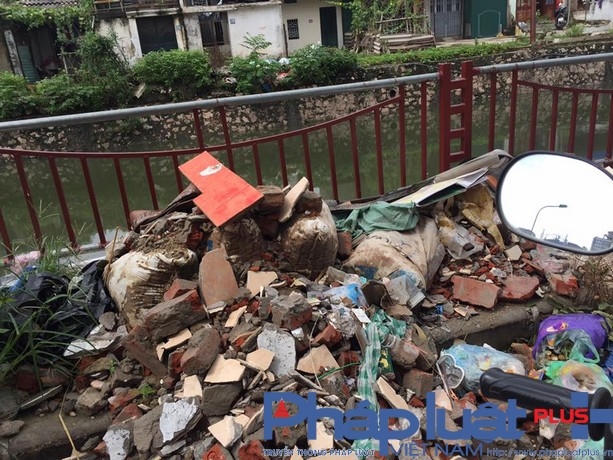Đường ven s&ocirc;ng Lừ