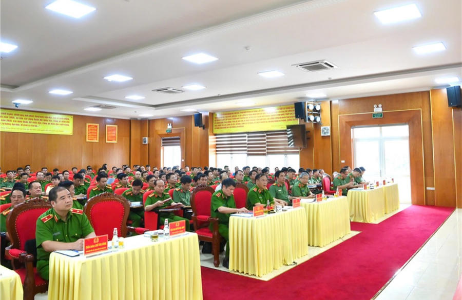 Hội nghị sơ kết chuyên án triệt phá đường dây ma túy lớn sử dụng vũ khí quân dụng.