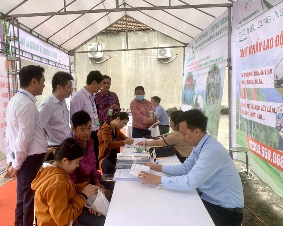 Nhiều lao động được tư vấn, giải quyết việc làm