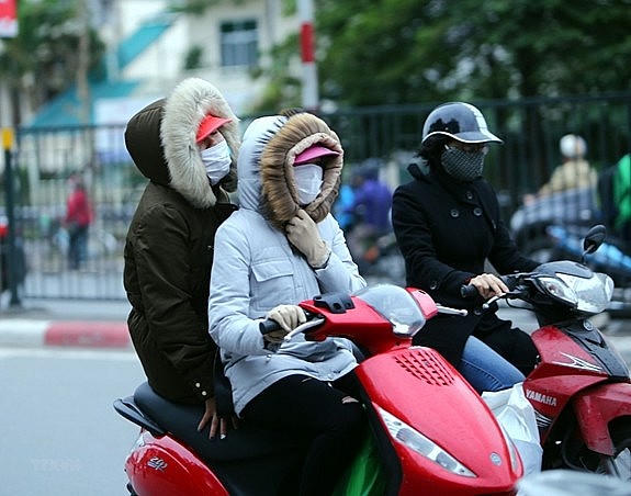 Bắc Bộ trời lạnh, mưa nhỏ và sương mù, tuy nhiên đến trưa chiều, trời hửng nắng.