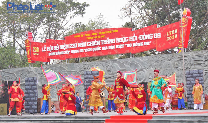 Lễ Hội Gò Đống Đa tái hiện lại chiến công lừng lẫy của Hoàng đế Quang Trung – Nguyễn Huệ, người anh hùng trong lịch sử chống giặc ngoại xâm của dân tộc.