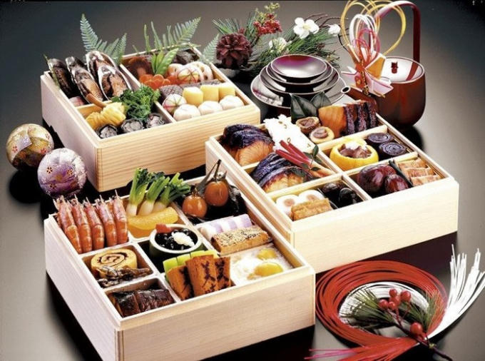 Phụ nữ Nhật Bản sẽ vào bếp chuẩn bị các món ăn cũng như làm bánh Tết.