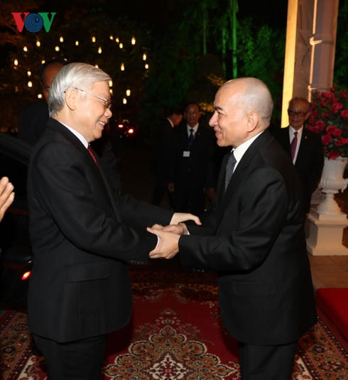 Quốc vương Norodom Shihamoni ch&agrave;o đ&oacute;n Tổng B&iacute; thư, Chủ tịch nước Nguyễn Ph&uacute; Trọng