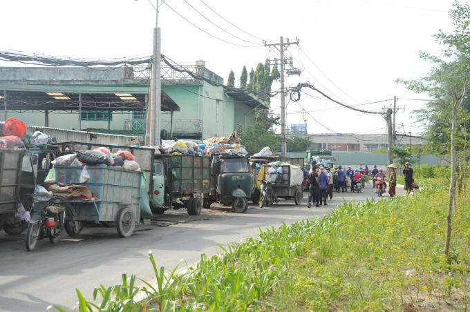 Dân cũng như chính quyền địa phương rất cần phương án di dời bãi rác, trả lại môi trường trong sạch.