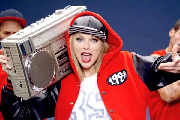 Ra mắt bản hit đình đám của năm “Shake it off”. Ảnh: Internet