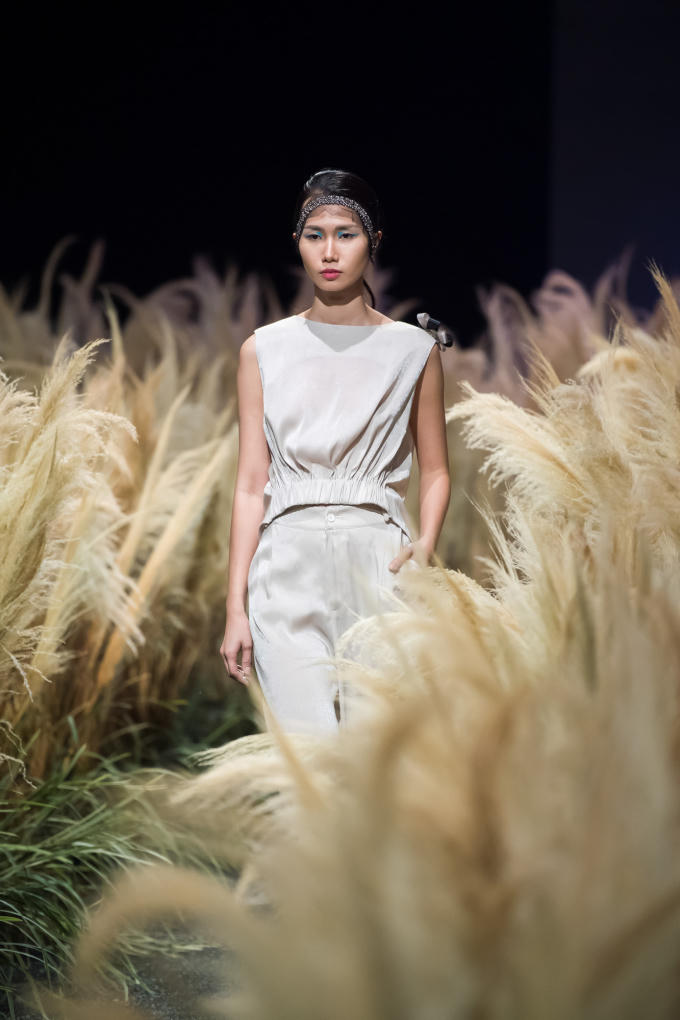 Hoa hậu Ngọc H&acirc;n g&acirc;y ấn tượng với bộ sưu tập thời trang thu đ&ocirc;ng