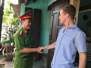 Công an Hội An phối hợp xử lý dứt điểm nạn hành hung, chèo kéo khách du lịch