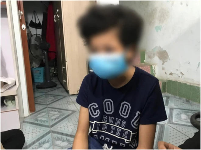 Cháu B. sợ hãi kể lại sự việc