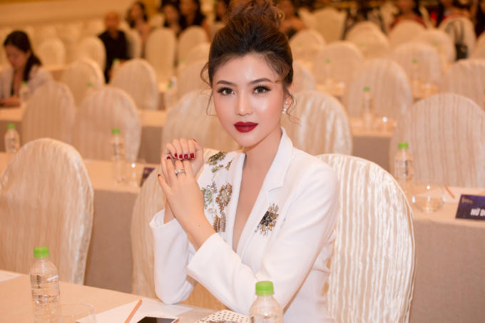Ngọc Duy&ecirc;n c&aacute; t&iacute;nh nhưng vẫn rất gợi cảm sau c&ocirc;ng khai bạn trai đại gia