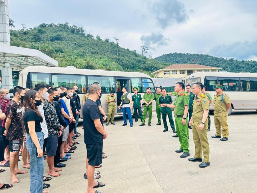 Nhiều lao động bị lừa bán được Công an giải cứu - Ảnh Công an tỉnh Hà Tĩnh.
