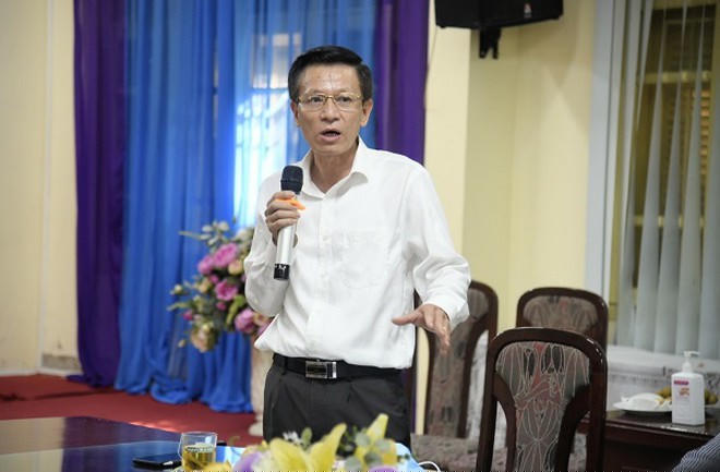 Ông Đặng Việt Quân trong một lần phát biểu tại buổi kiểm tra trực tiếp công tác phòng chống dịch Covid-19 tại một số quán cafe, hàng ăn và hai trường học ở quận Đống Đa.