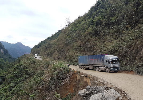 Chỉ chút sơ sẩy, điều xấu nhất có thể xảy ra... Ảnh: LN.