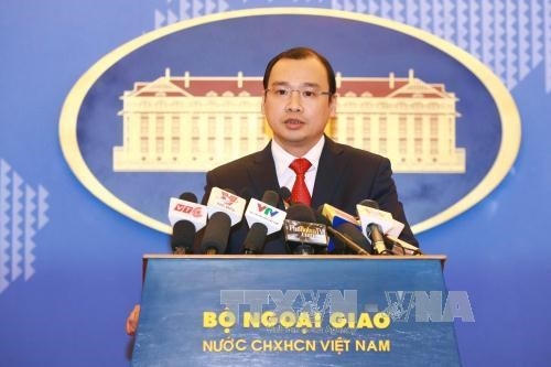 Ông Lê Hải Bình, Người phát ngôn Bộ Ngoại giao Việt Nam trả lời câu hỏi của phóng viên các cơ quan thông tấn, báo chí trong nước và nước ngoài. Ảnh: Doãn Tấn/TTXVN