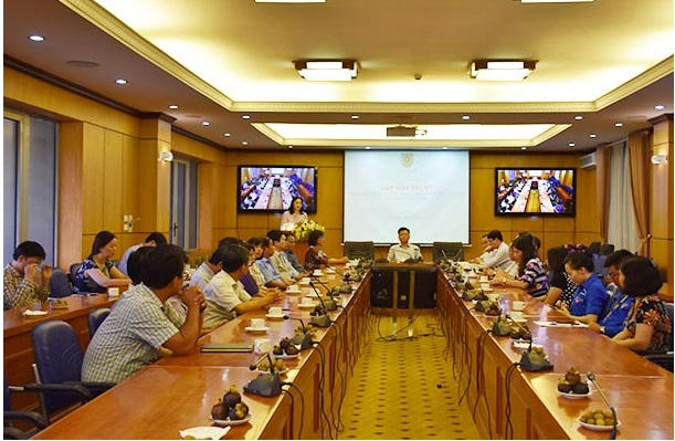 B&ocirc;̣ Tư pháp gặp mặt th&acirc;n mật c&aacute;c c&aacute;n bộ l&agrave; thương binh v&agrave; th&acirc;n nh&acirc;n liệt sỹ